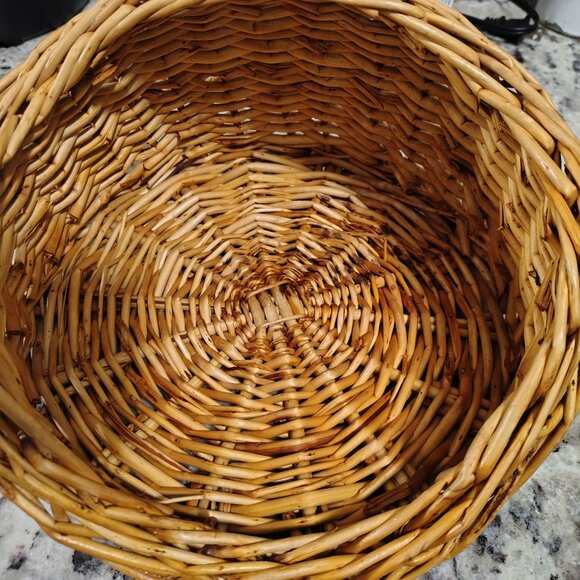 Small Basket - Picture 3 of 8